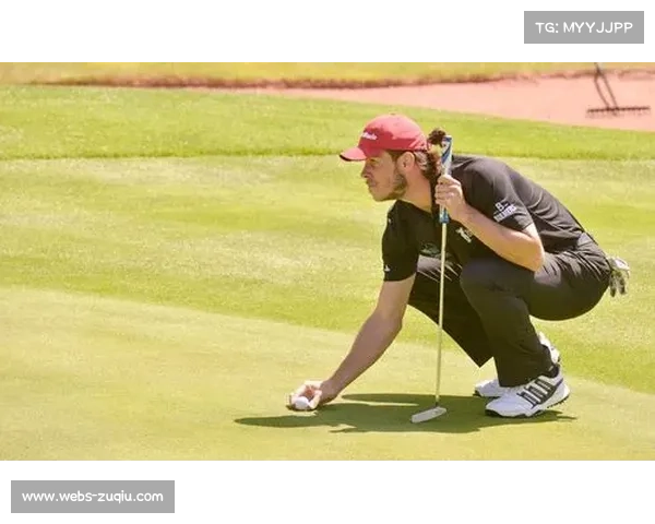 威尔士老将贝尔参加高尔夫赛，跨界体育引热议